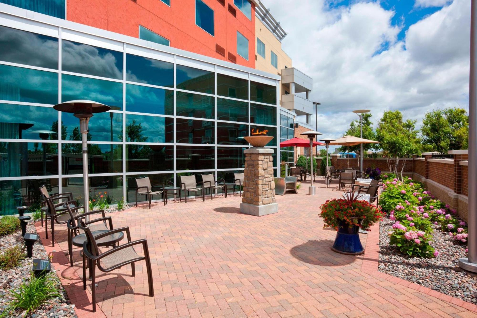 Hotel Courtyard Minneapolis Arbor Lakes 3*